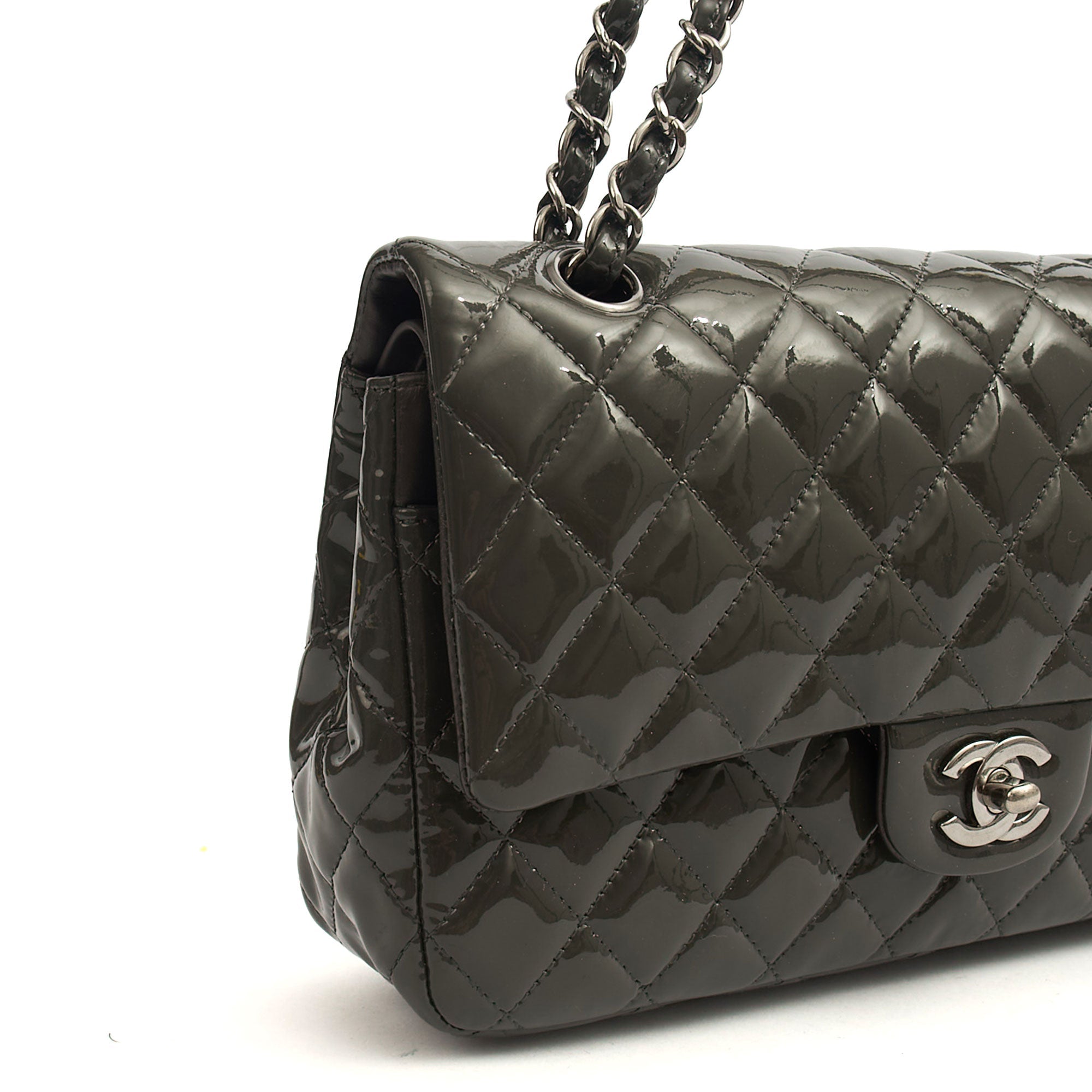 Chanel Shoulder Bag Classic Double Flap - Medium in Grey, Patent Leather