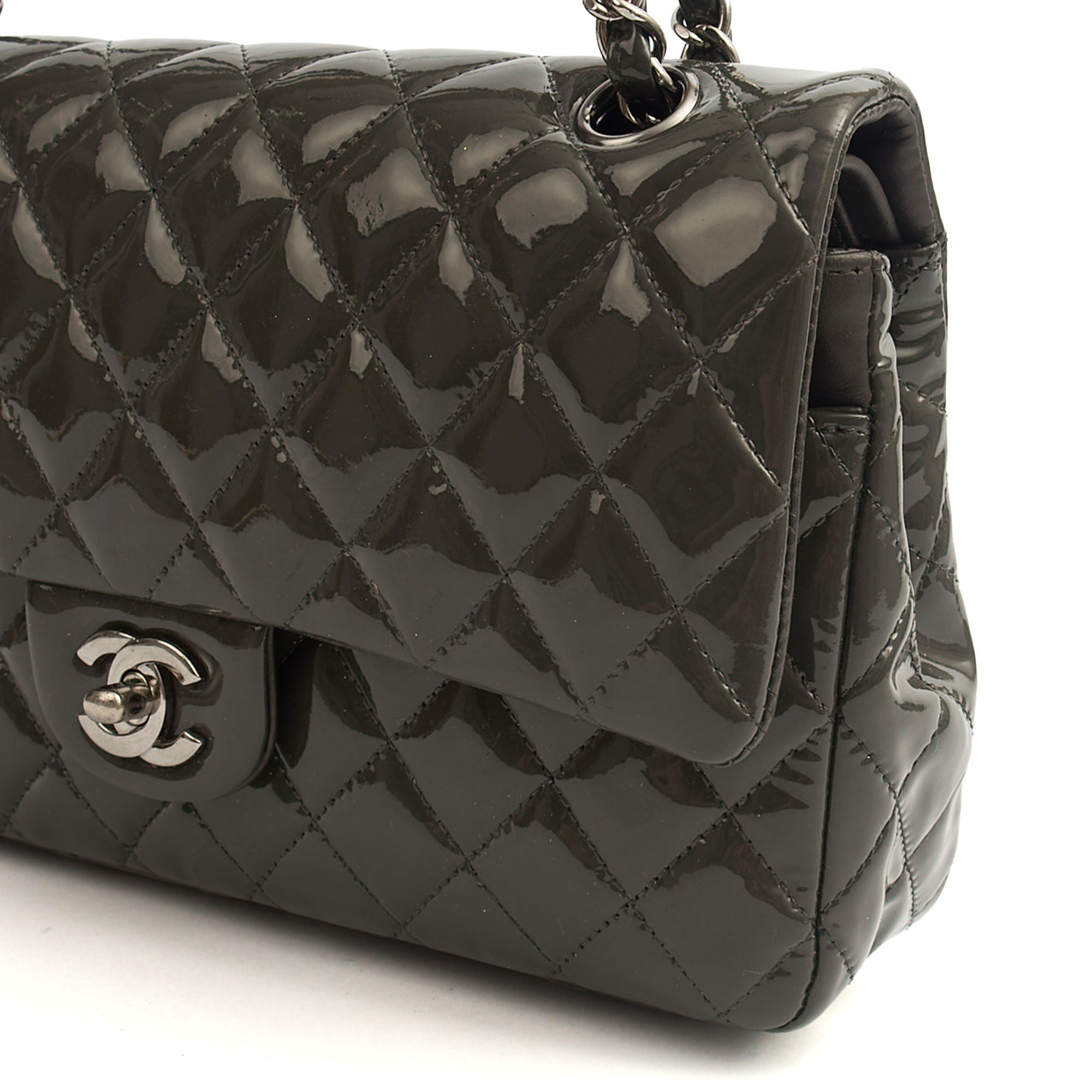 Chanel Shoulder Bag Classic Double Flap - Medium in Grey, Patent Leather