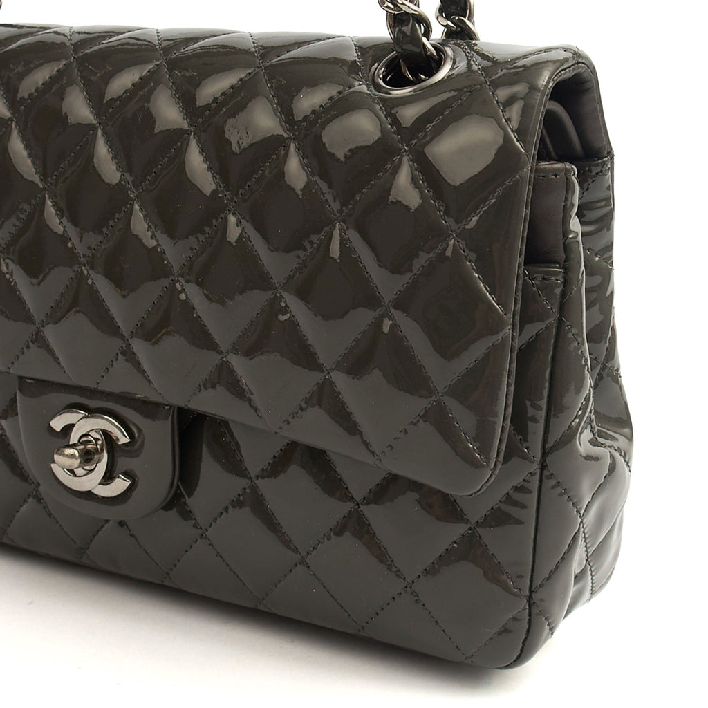Chanel Shoulder Bag Classic Double Flap - Medium in Grey, Patent Leather