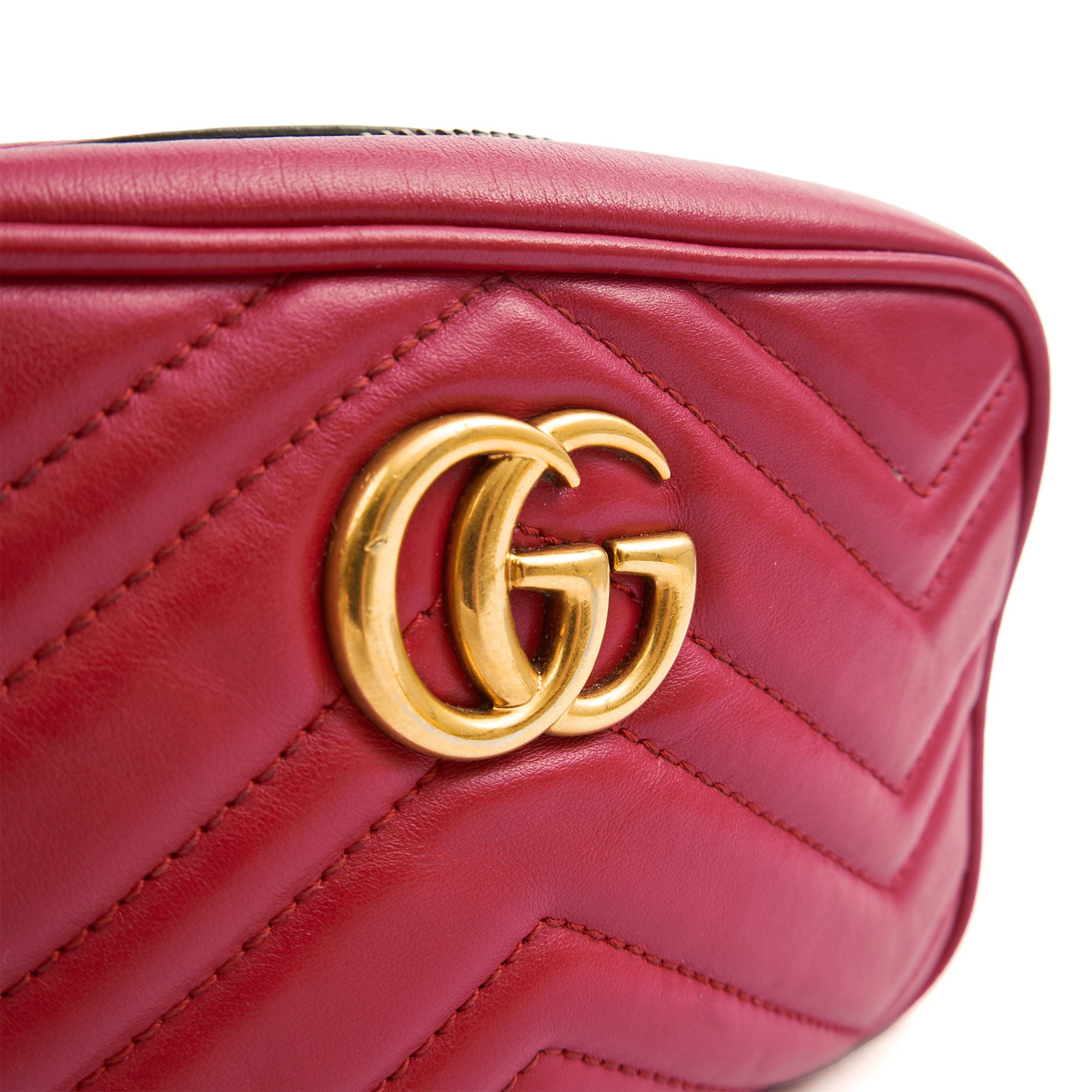 Gucci Cross Body Marmont Shoulder Bag - Small in Hibiscus Red, Leather