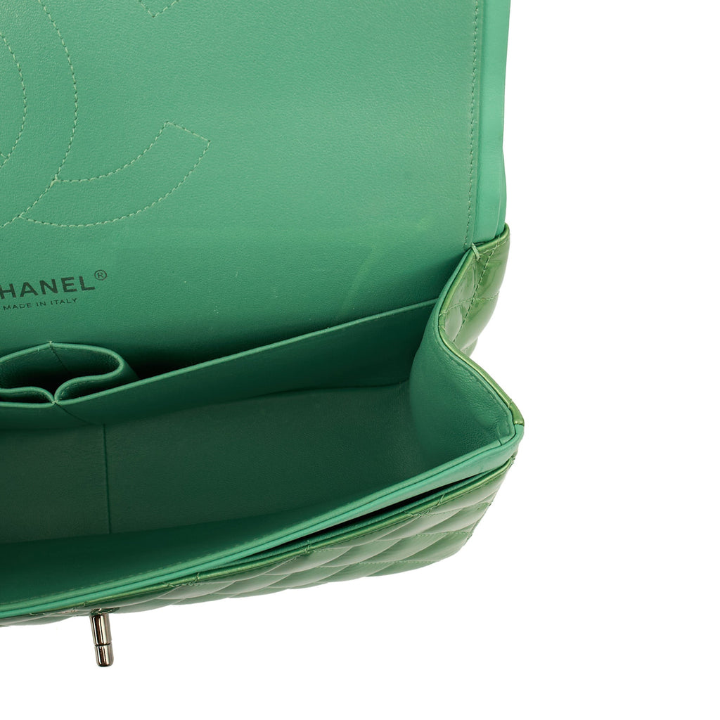 Chanel Shoulder Bag Classic Double Flap - Large in Green, Patent Leather