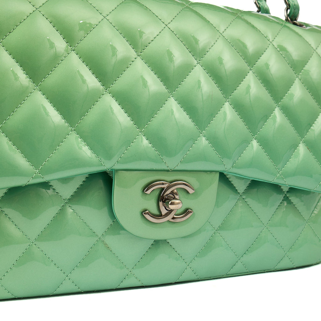 Chanel Shoulder Bag Classic Double Flap - Large in Green, Patent Leather