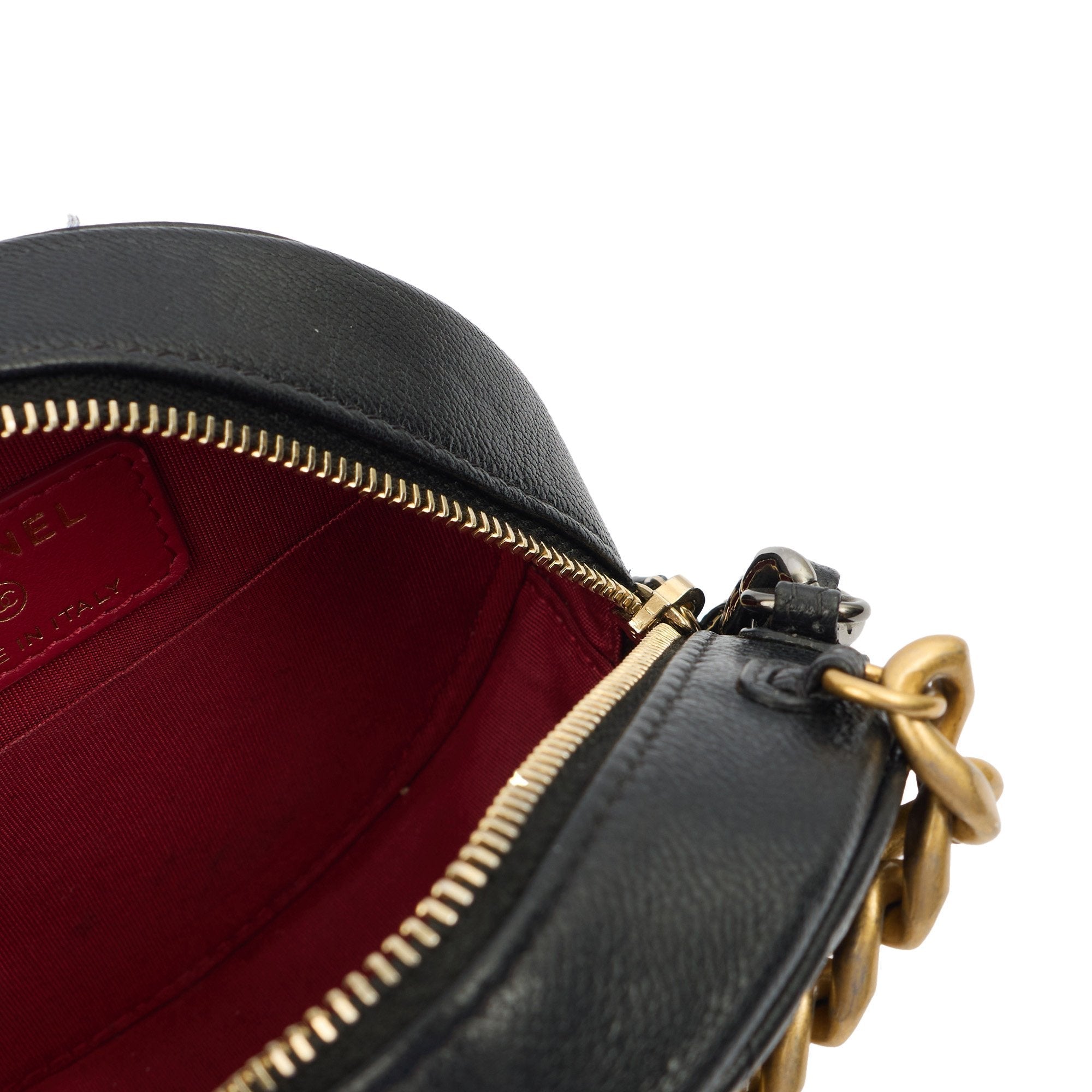 Chanel Cross Body Chain Around - Clutch in Black, Lambskin Leather