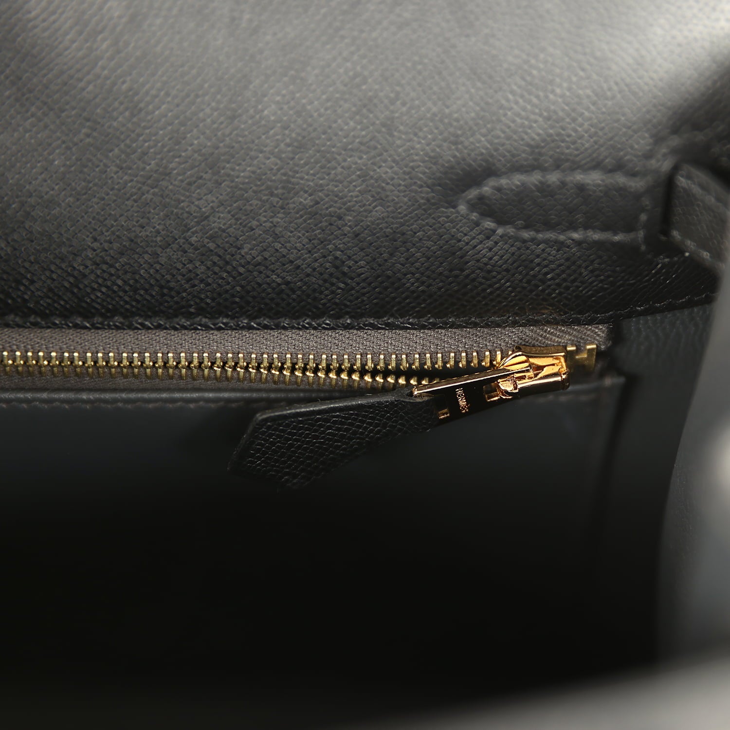 Hermes Kelly Sellier 25 Black Verso Madame Gold Hardware