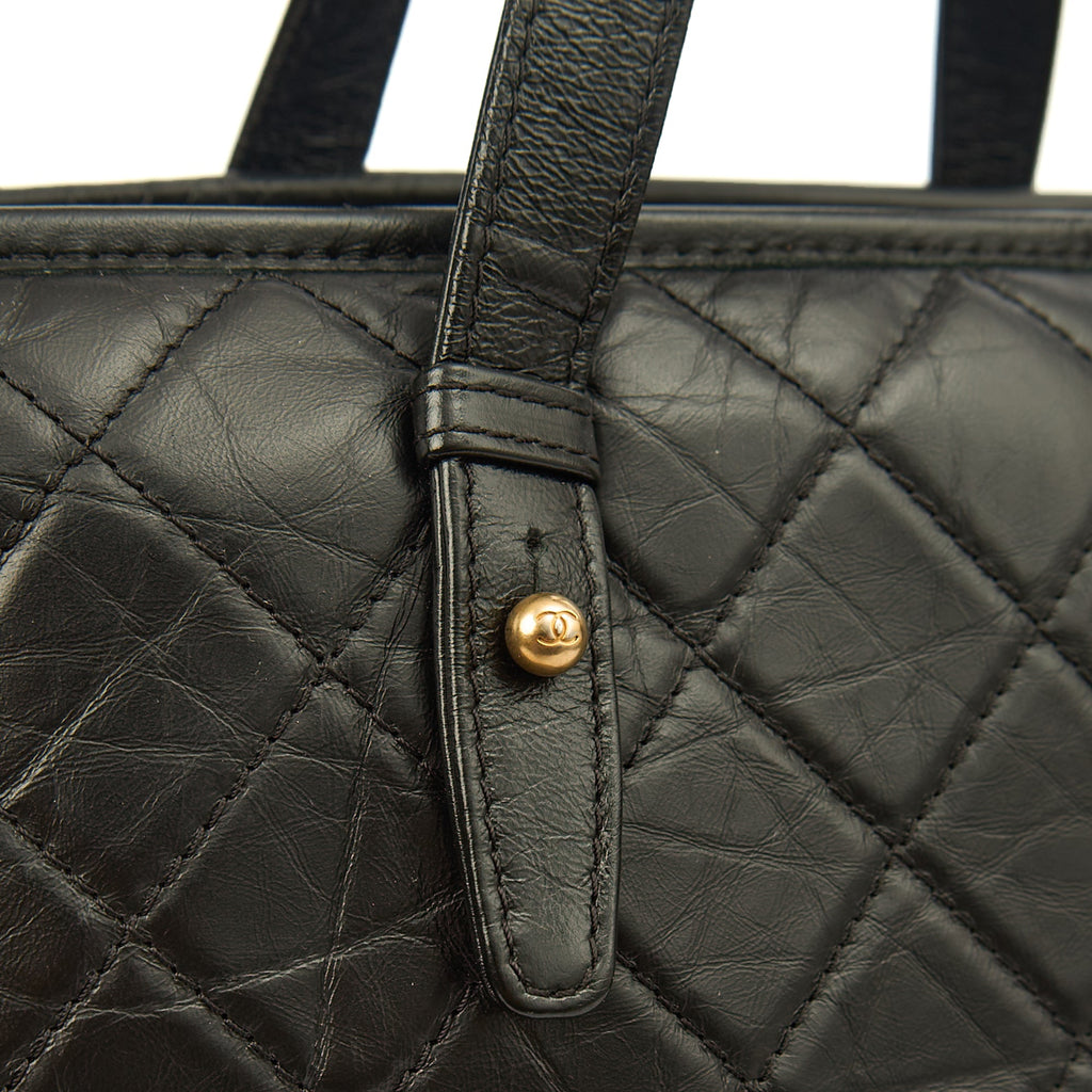 Chanel Shoulder Bag Gabrielle Hobo - Large in Black, Leather
