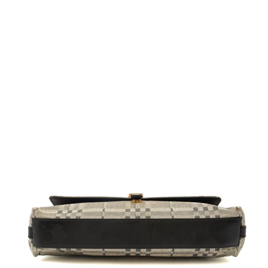 Burberry Shoulder Bag Shoulder Bag in Black, Leather