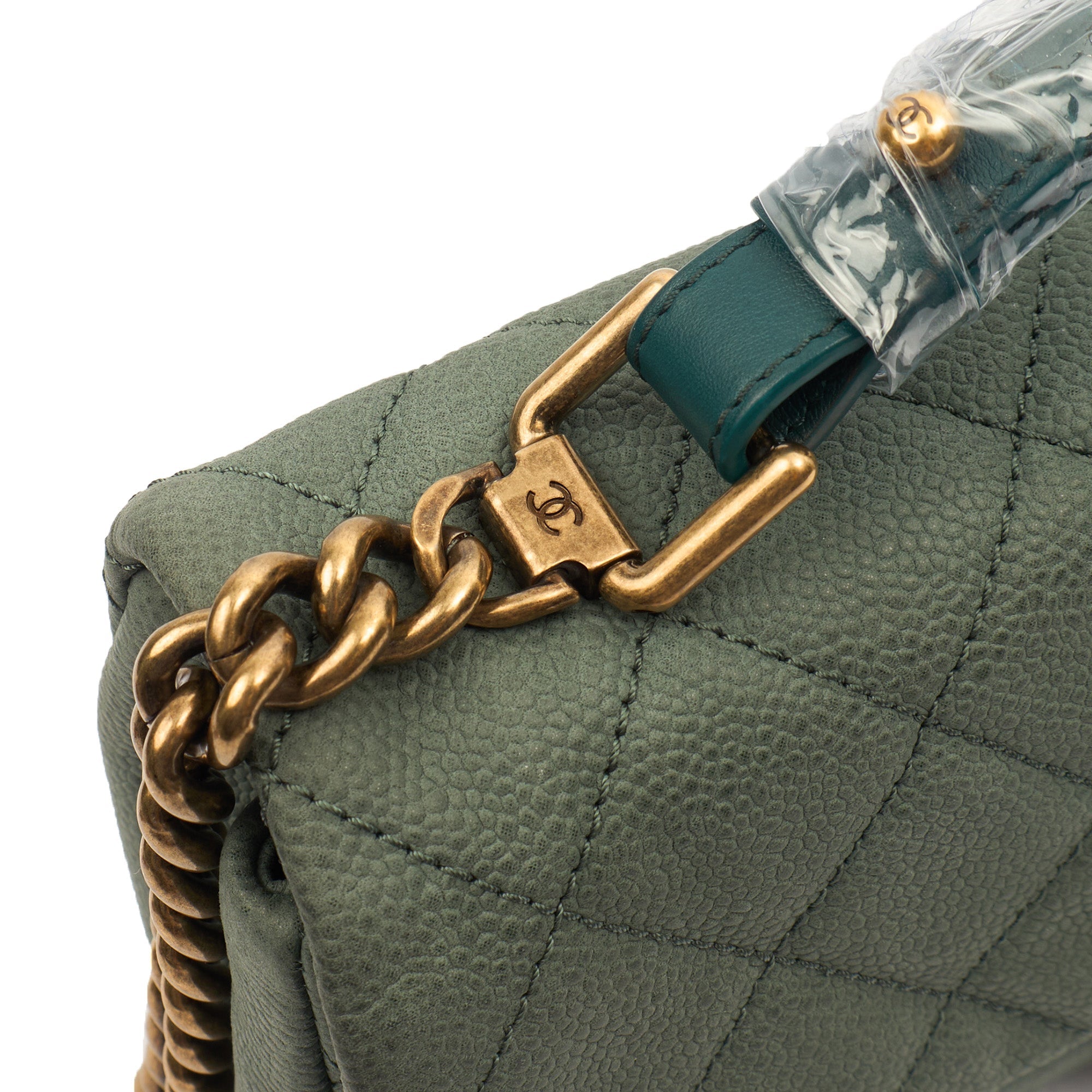 Chanel Cross Body Flap Bag in Green, Nubuck