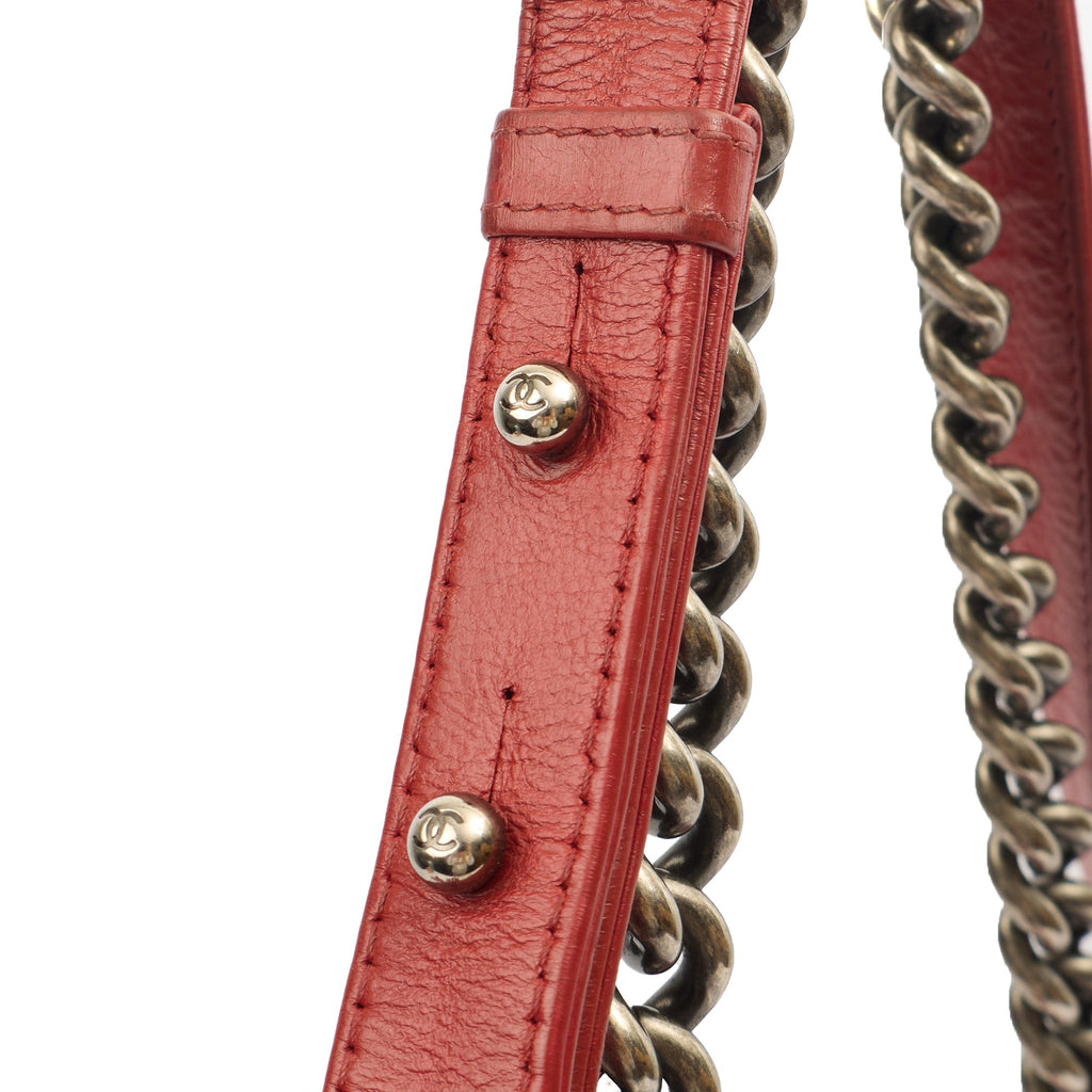 Chanel Shoulder Bag Boy - Large in Red, Lambskin Leather