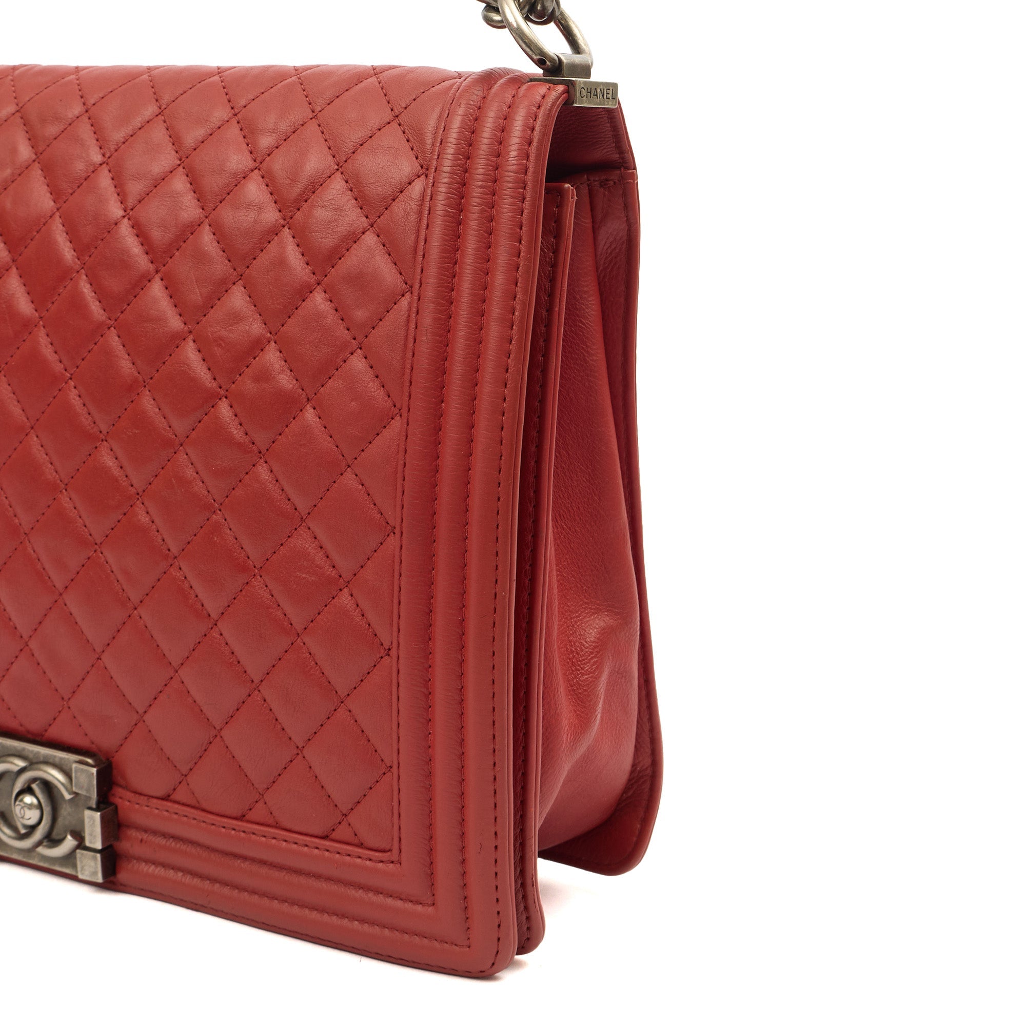 Chanel Shoulder Bag Boy - Large in Red, Lambskin Leather