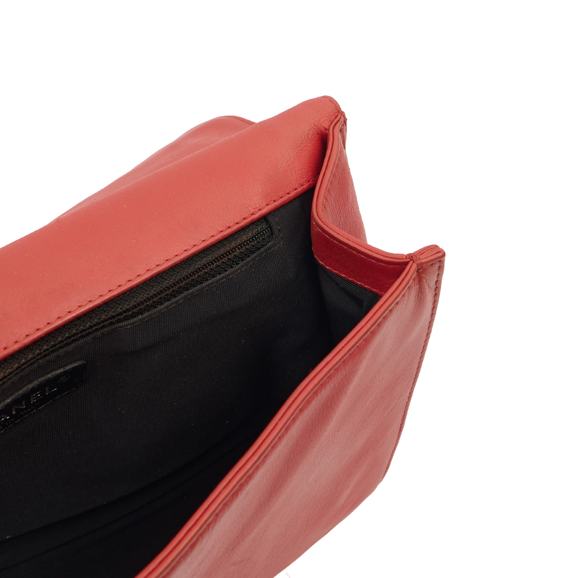 Chanel Shoulder Bag Boy - Large in Red, Lambskin Leather