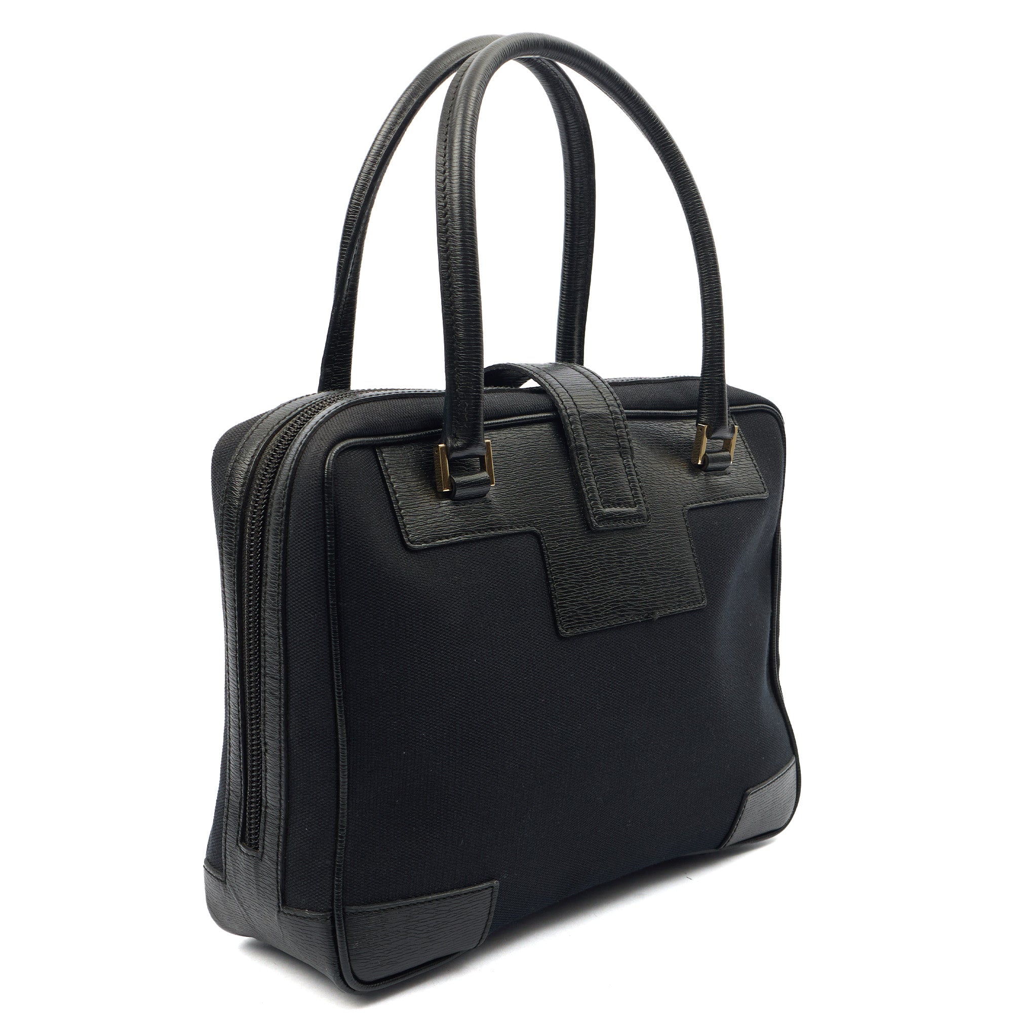 Gucci Shoulder Bag Shoulder Bag in Black, Fabric