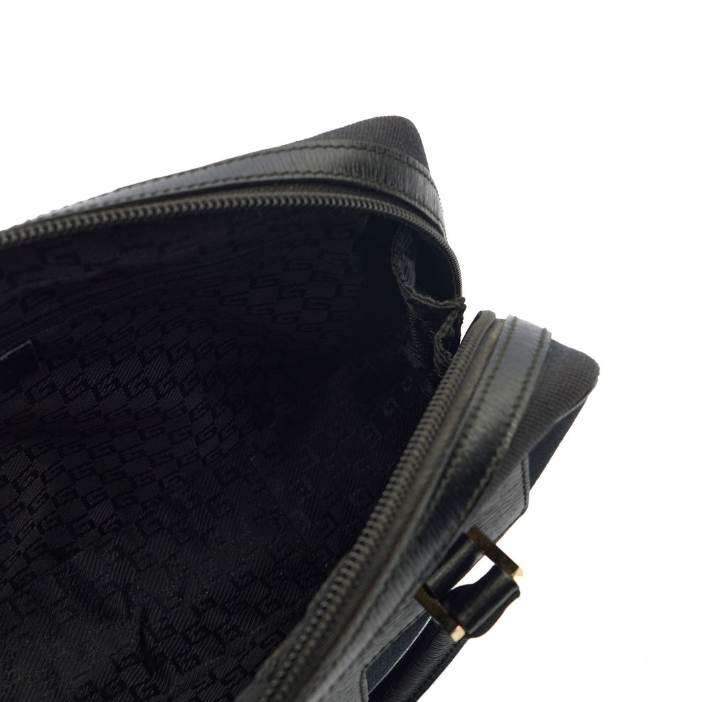 Gucci Shoulder Bag Shoulder Bag in Black, Fabric