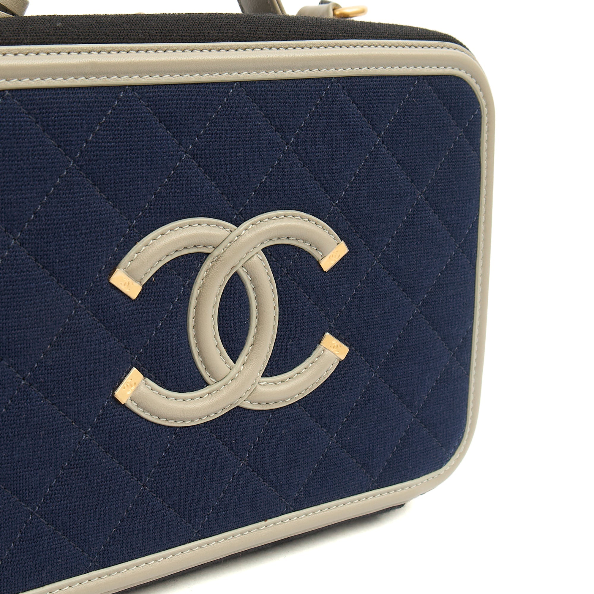 Chanel Shoulder Bag CC Filigree Vanity Case in Blue, Fabric