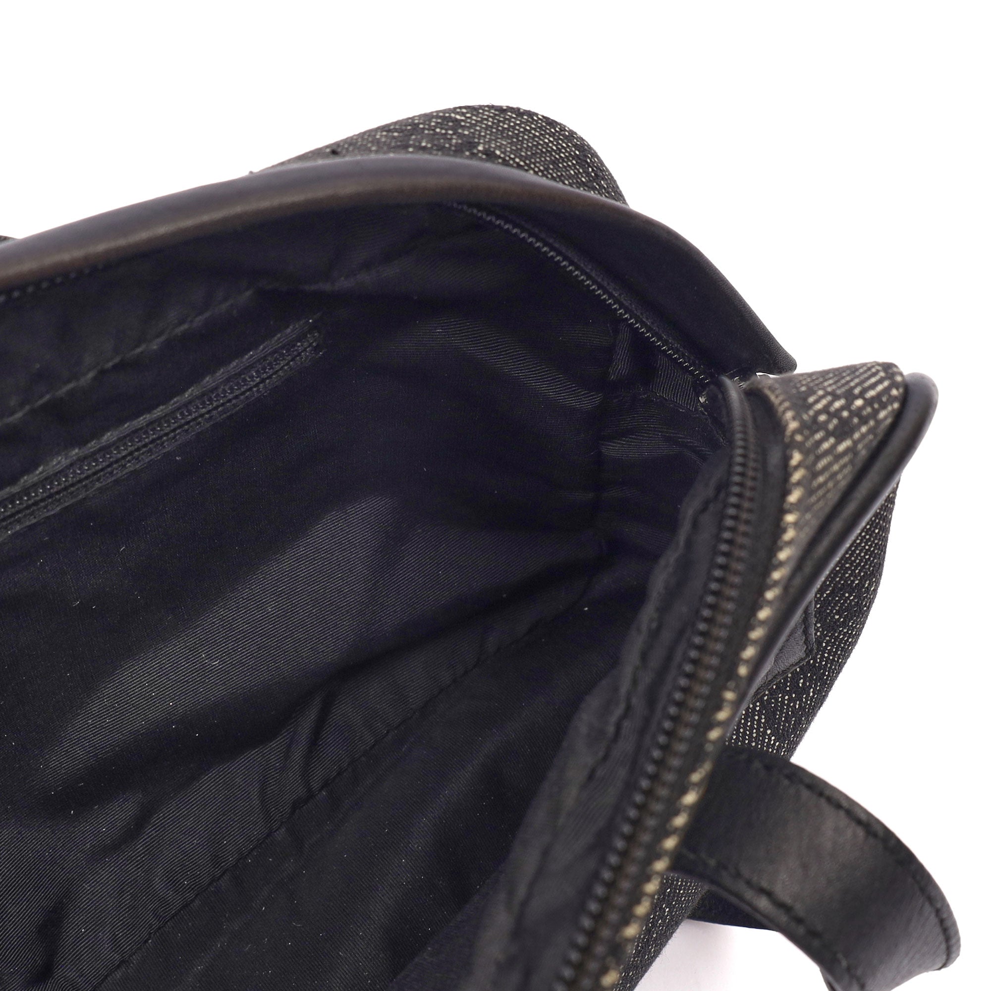 Gucci Shoulder Bag Shoulder Bag in Night Courrier GG Supreme, Canvas