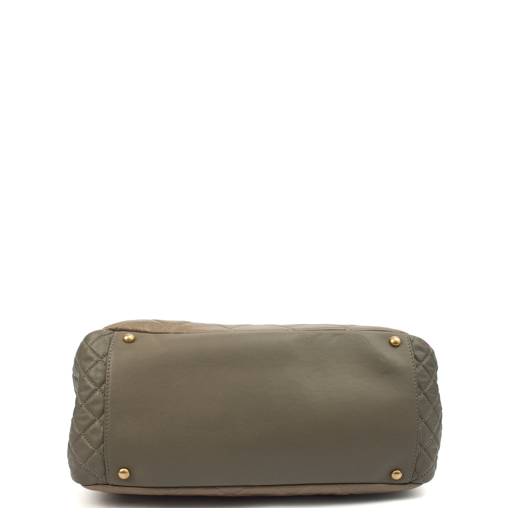 Chanel Tote Gabrielle Flap Bag in Grey, Glazed Calfskin