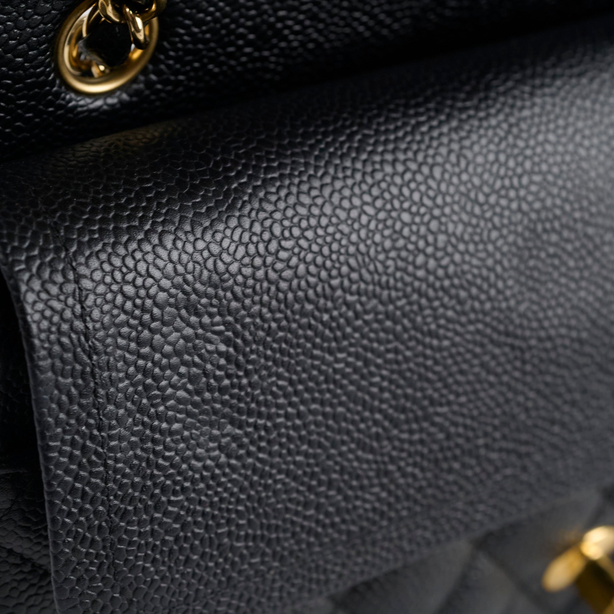 Chanel Vintage Caviar Memium/Large Classic Flap Black