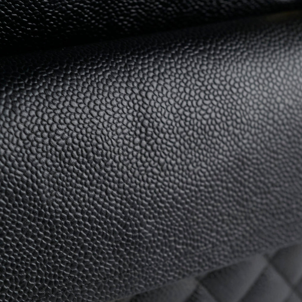 Chanel Vintage Caviar Memium/Large Classic Flap Black
