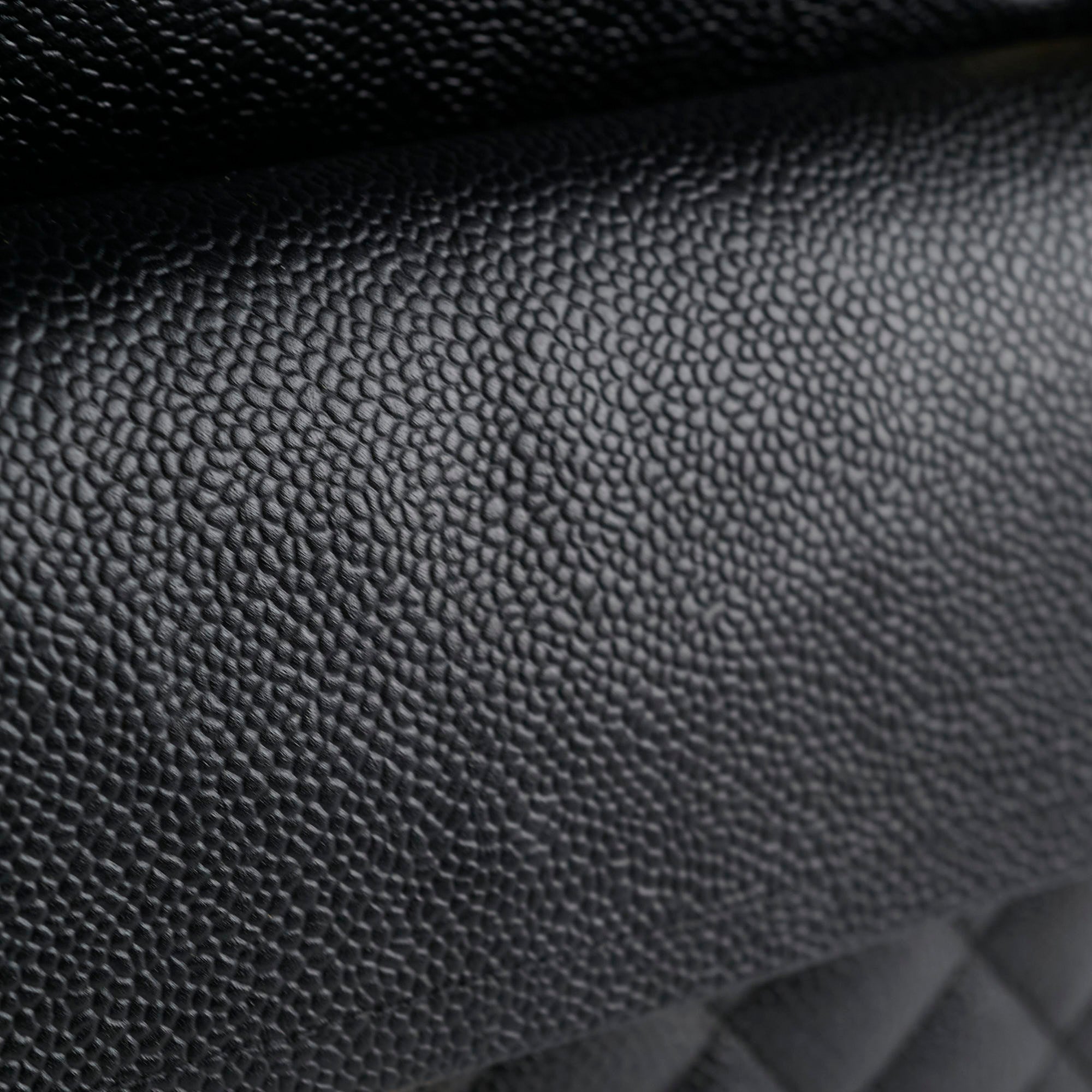 Chanel Vintage Caviar Memium/Large Classic Flap Black
