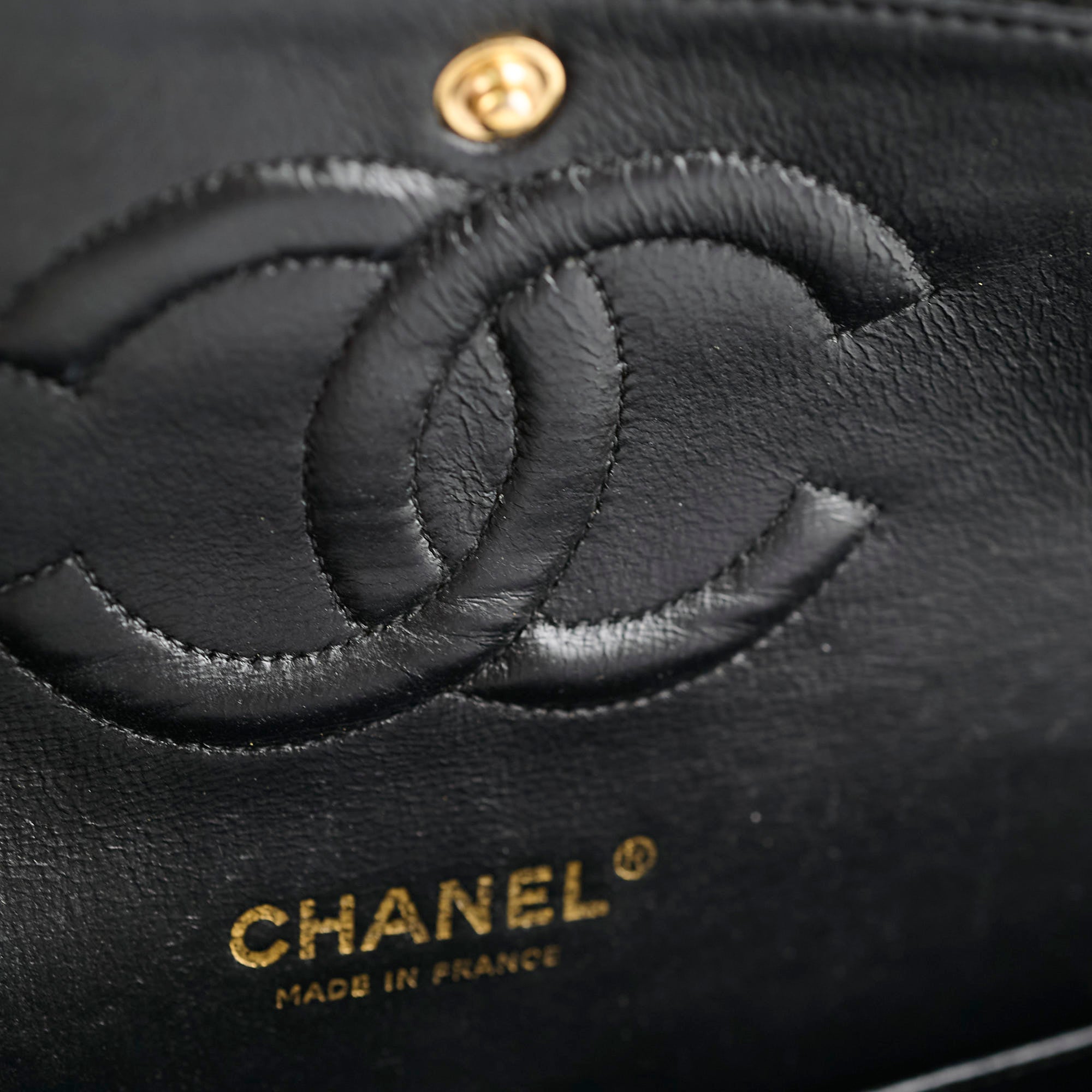 Chanel Vintage Caviar Memium/Large Classic Flap Black