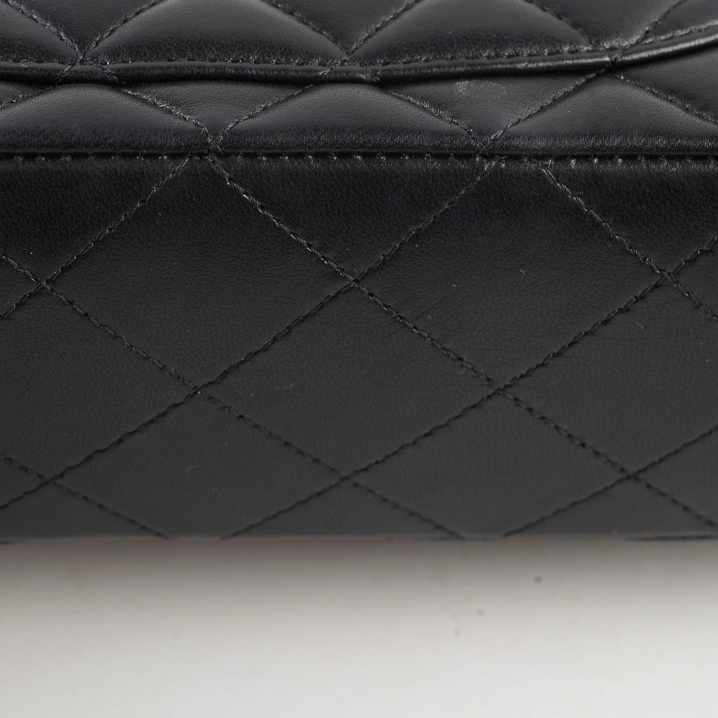 Chanel Classic Flap Lambskin Small/Medium S/M Black (22 Series)