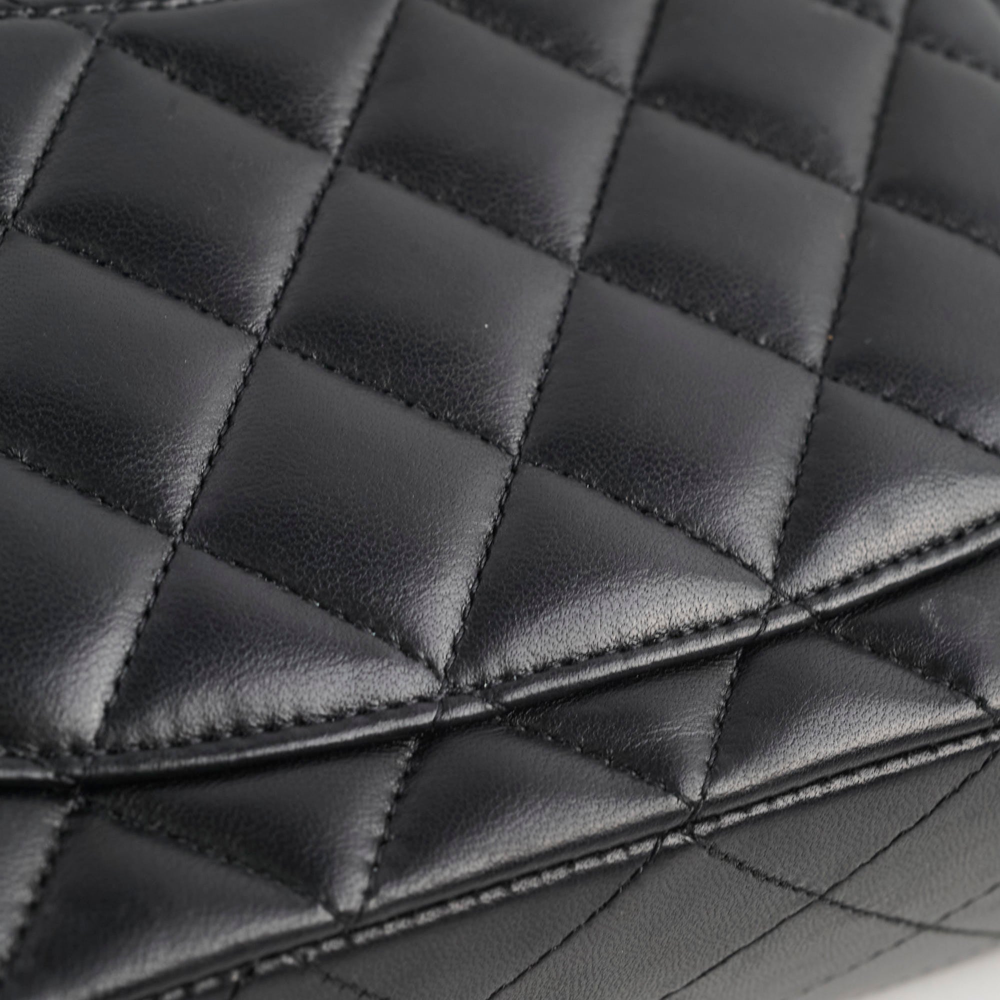Chanel Classic Flap Lambskin Small/Medium S/M Black (22 Series)