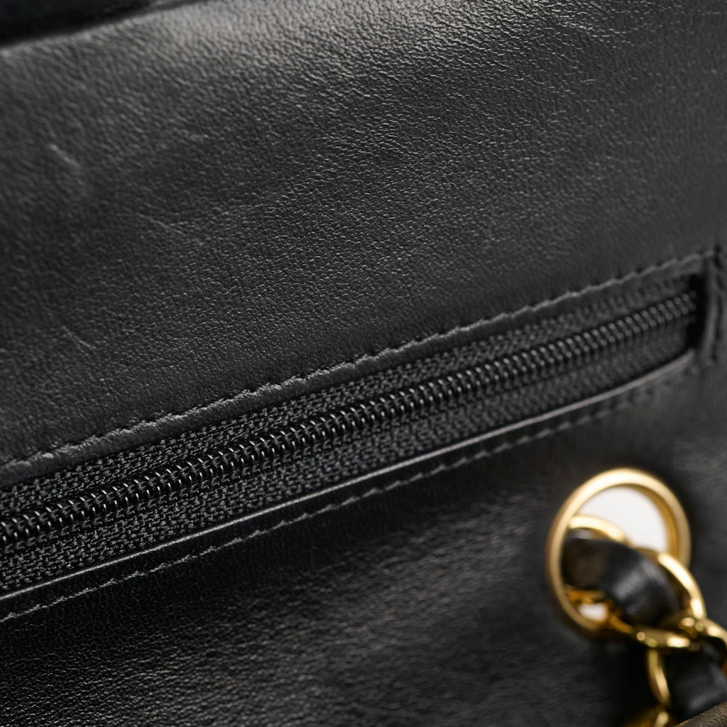 Chanel Classic Flap Lambskin Small/Medium S/M Black (22 Series)