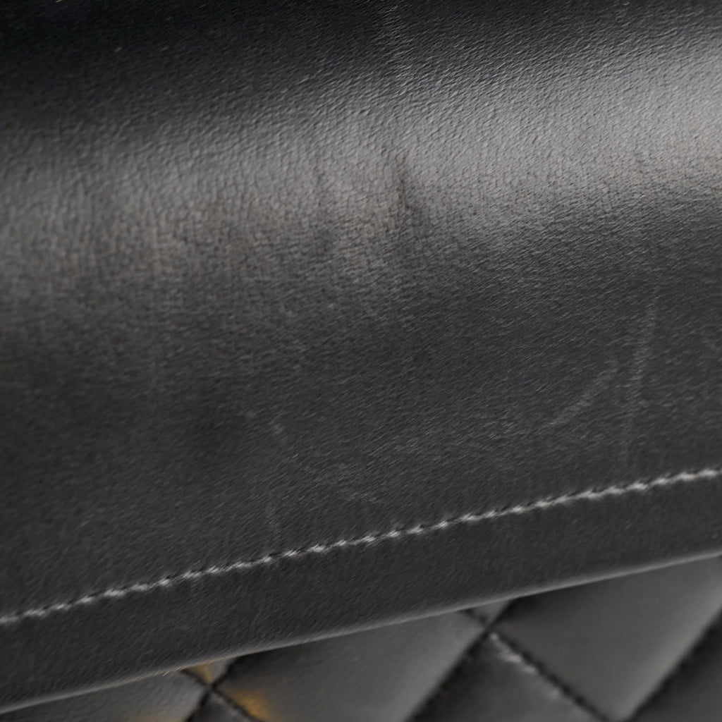 Chanel Classic Flap Lambskin Small/Medium S/M Black (22 Series)