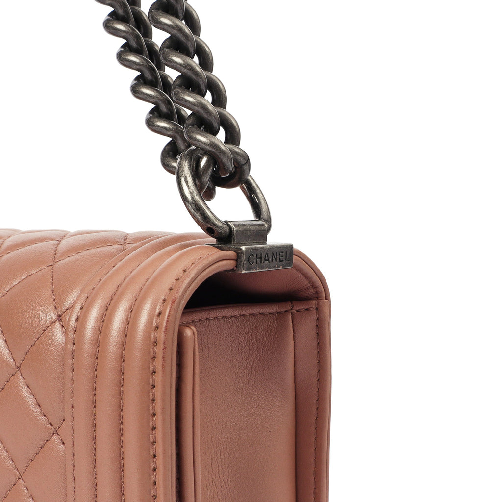 Chanel Shoulder Bag Boy - Medium in Pink, Calfskin Leather