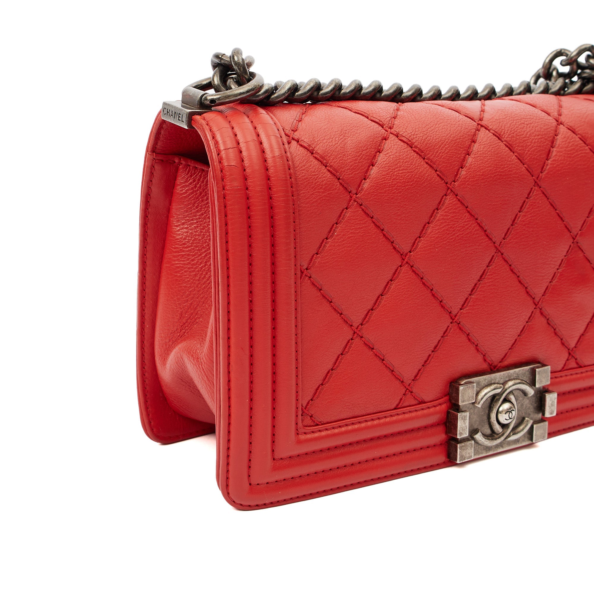 Chanel Shoulder Bag Boy - Medium in Red, Calfskin Leather