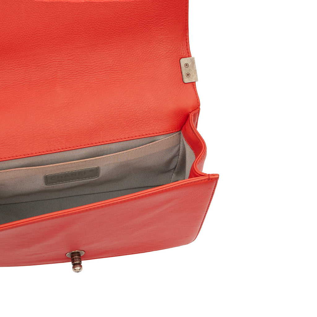Chanel Shoulder Bag Boy - Medium in Red, Calfskin Leather
