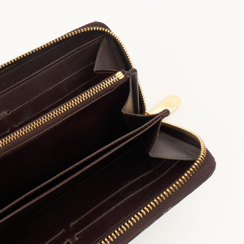 Louis Vuitton Purse Emilie Wallet in Amarante, Vernis