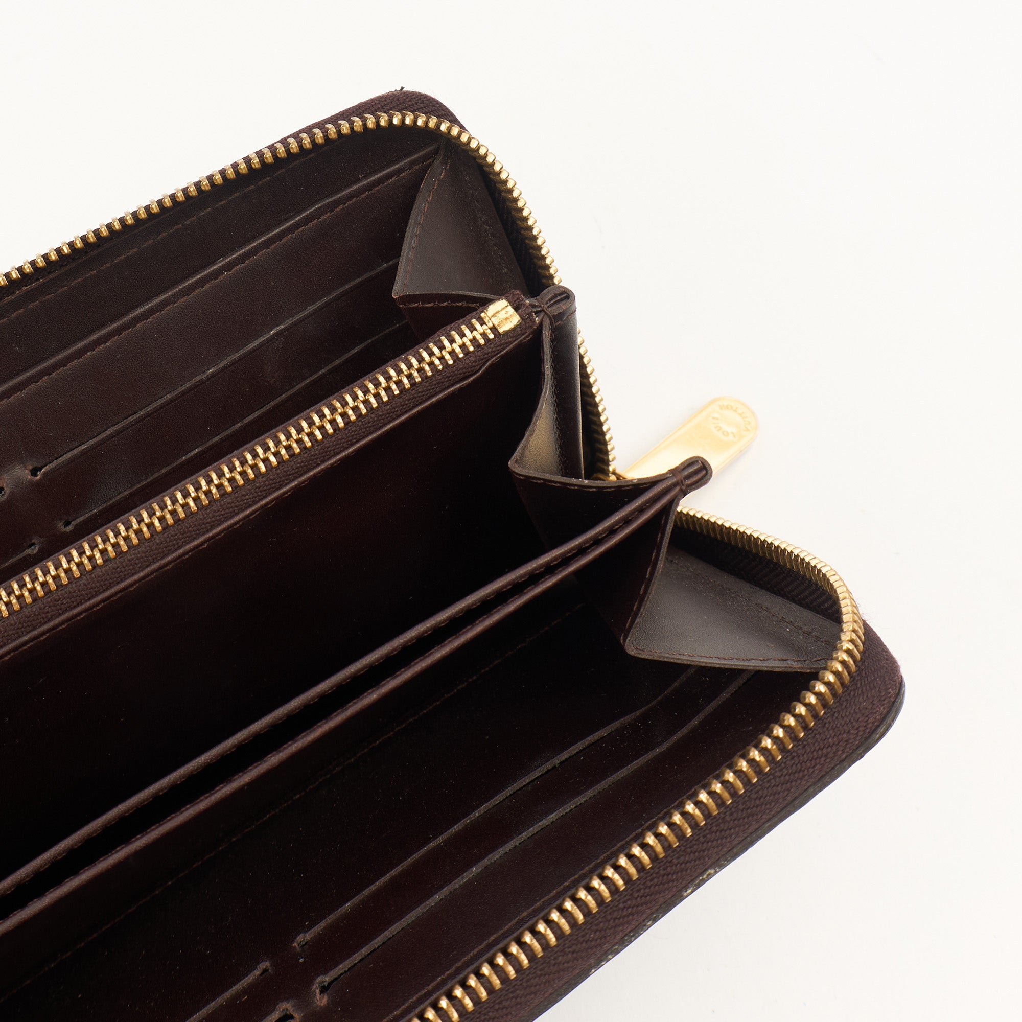 Louis Vuitton Purse Emilie Wallet in Amarante, Vernis