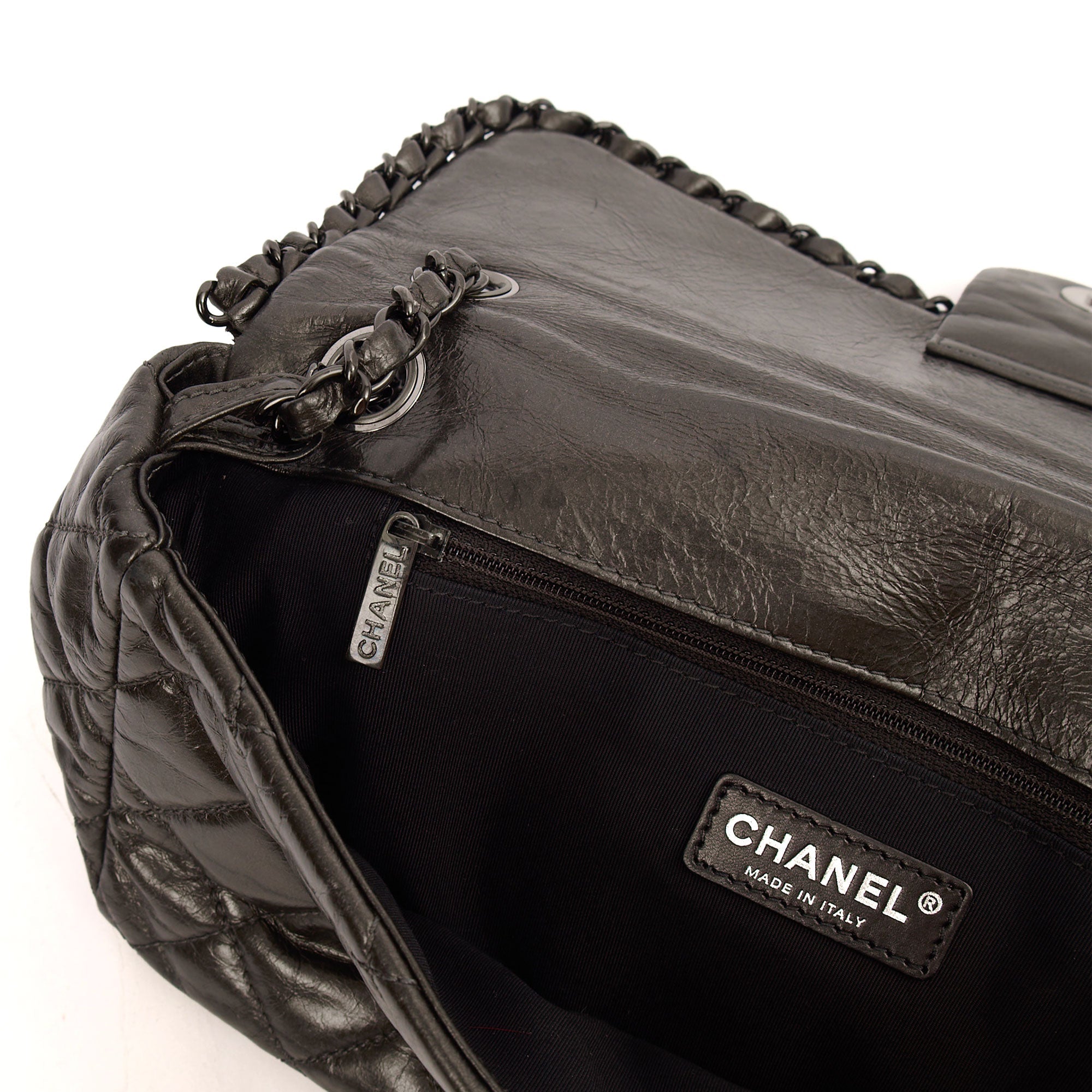 Chanel Shoulder Bag Flap Bag in Metallic, Calfskin Leather