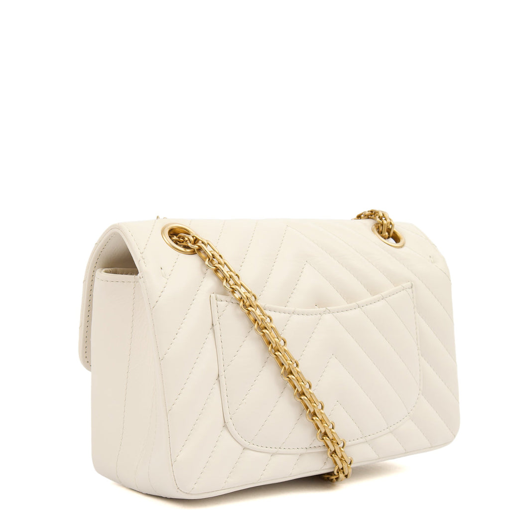 Chanel Cross Body Chevron Flap Bag  in White, Calfskin Leather