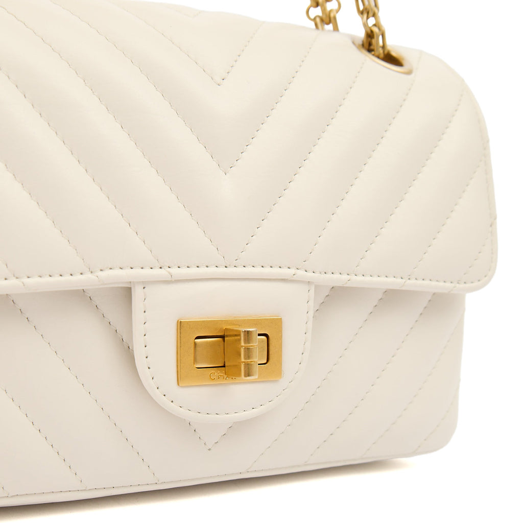 Chanel Cross Body Chevron Flap Bag  in White, Calfskin Leather
