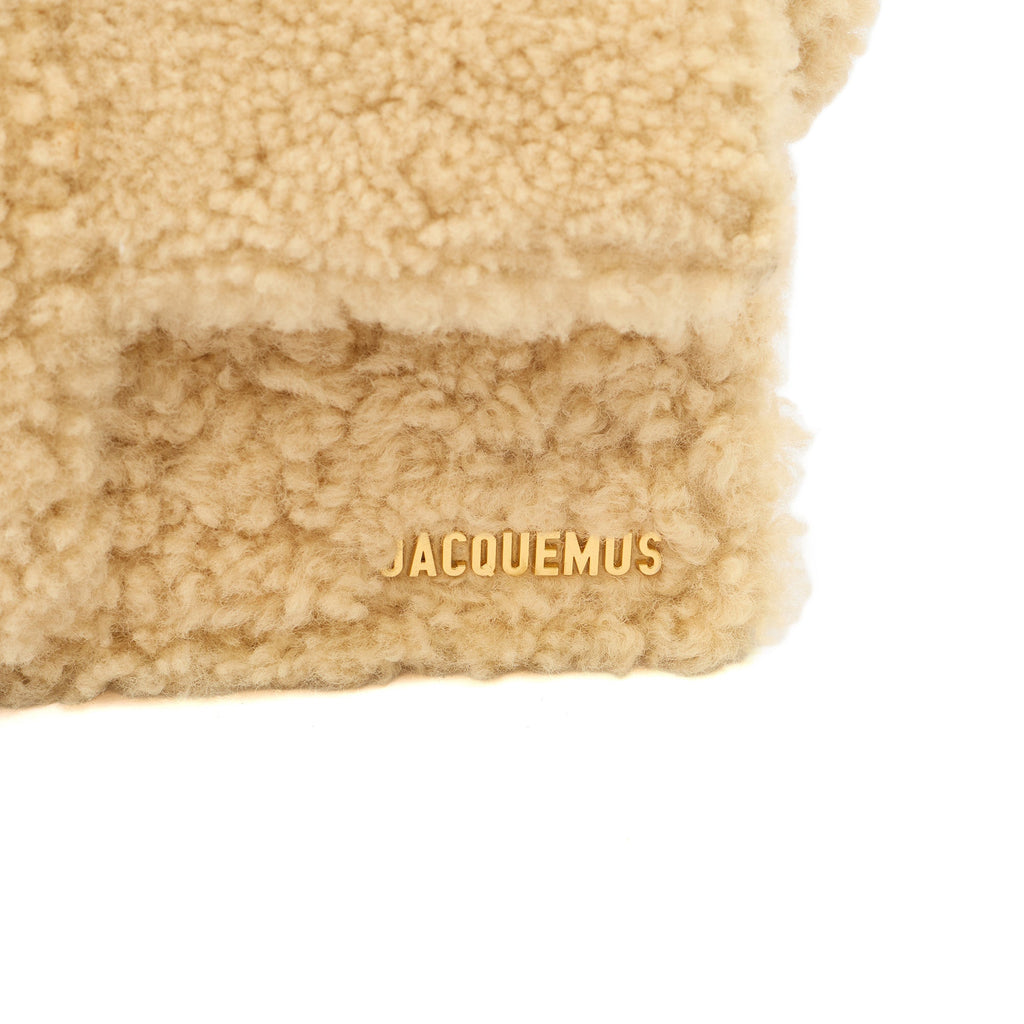 Jacquemus Shoulder Bag Le Bambinou in Cream, Shearling