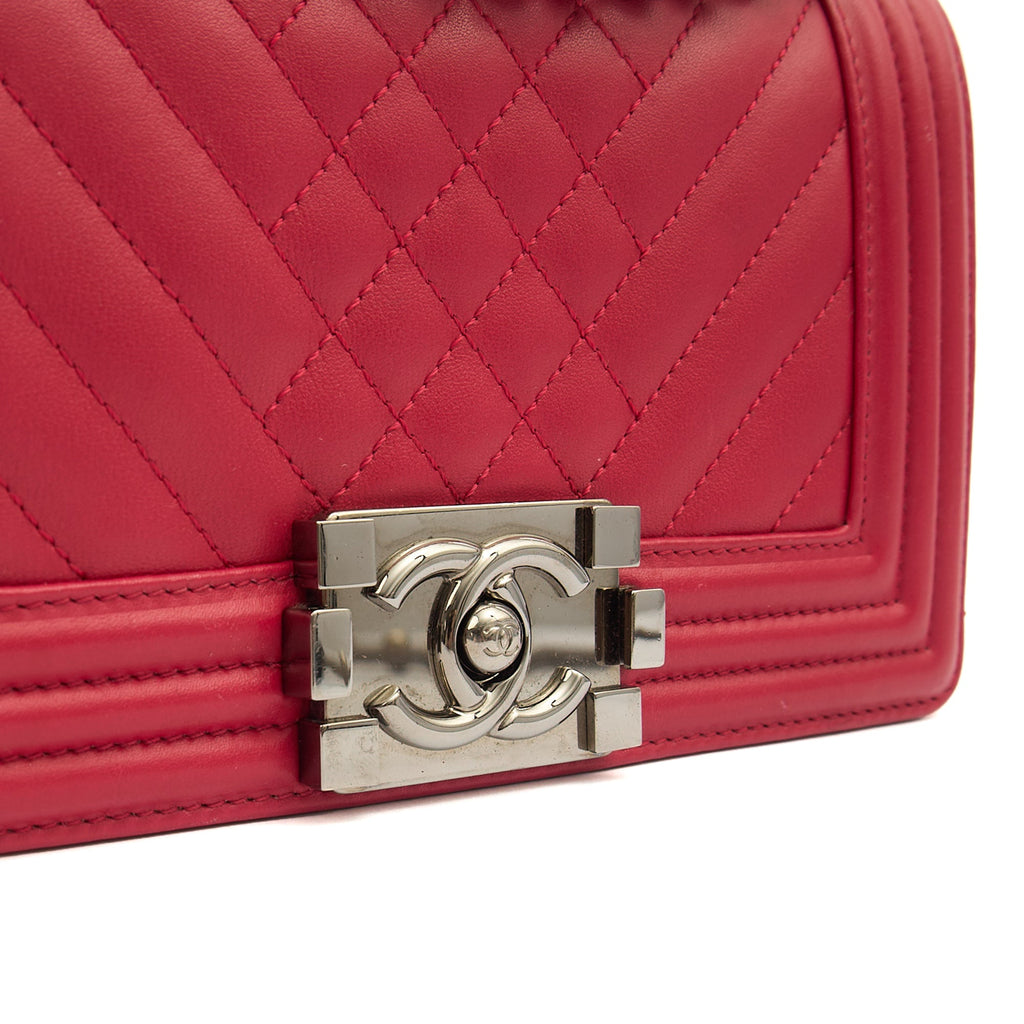 Chanel Shoulder Bag Boy - Small in Pink, Calfskin Leather