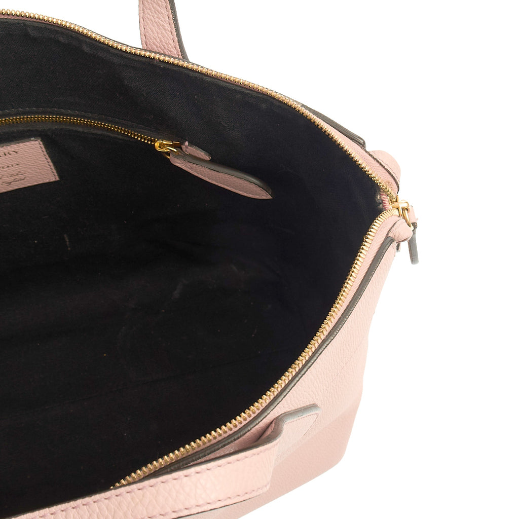 Burberry Tote Tote in Pink, Leather