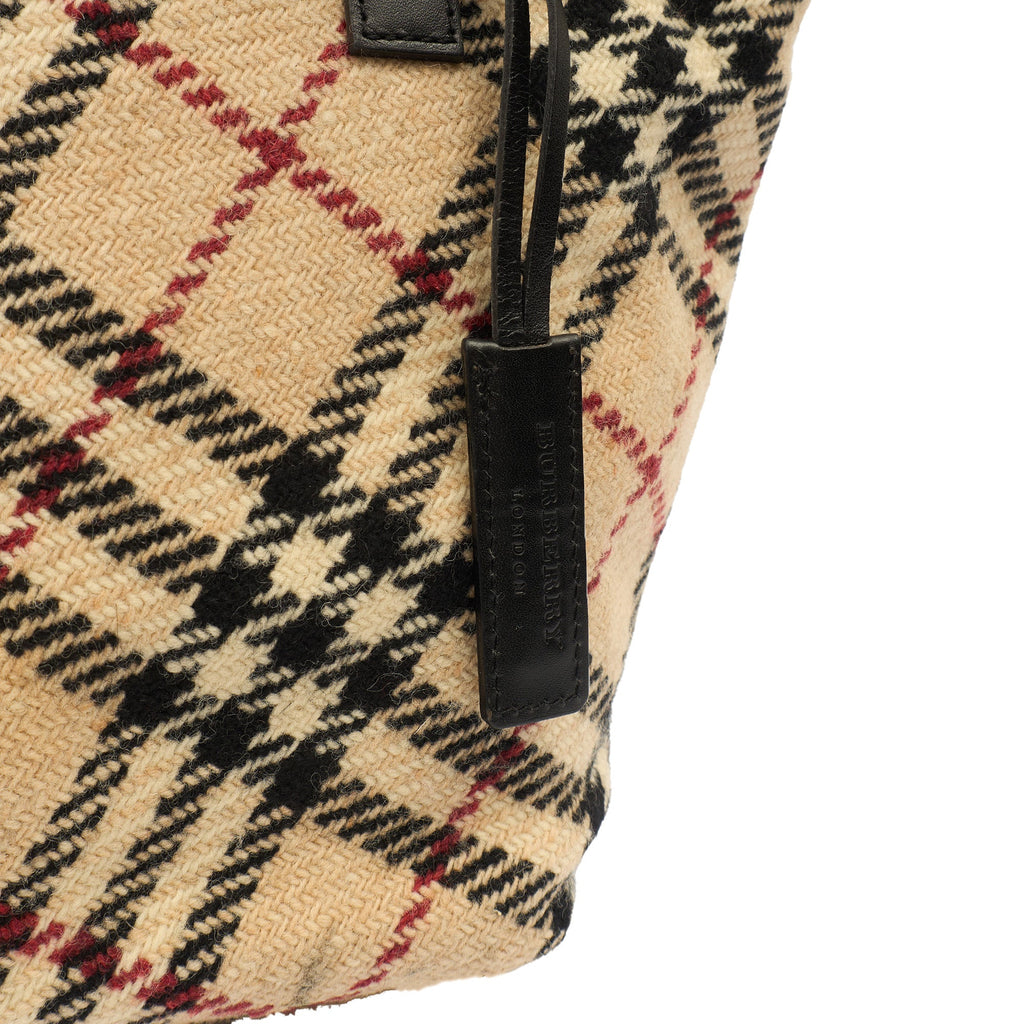 Burberry Tote Check Tote in Nova Check, Canvas