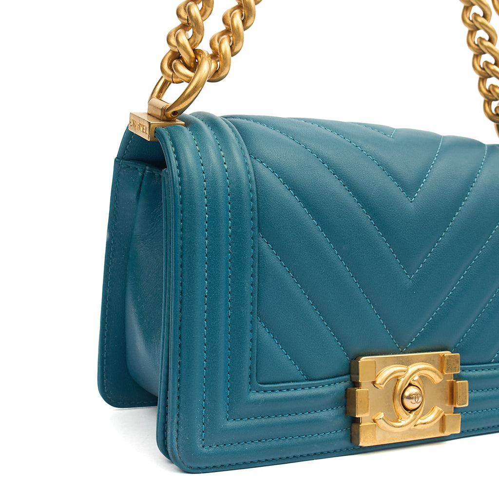 Chanel Shoulder Bag Boy - Small in Blue, Calfskin Leather