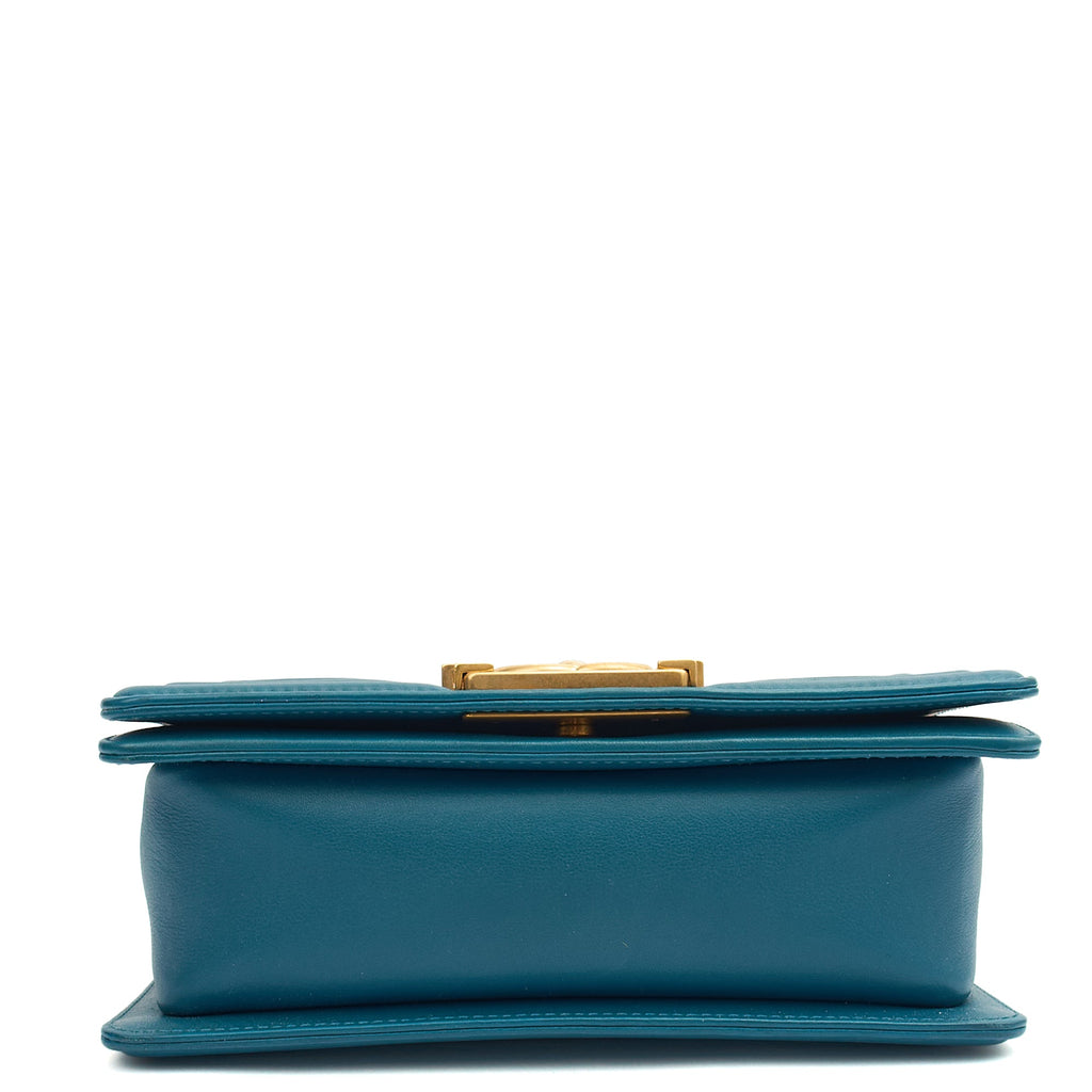Chanel Shoulder Bag Boy - Small in Blue, Calfskin Leather