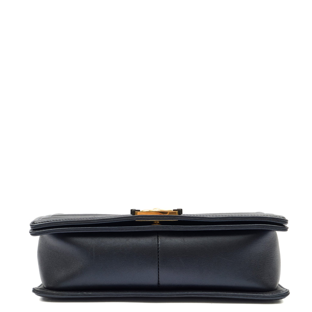 Chanel Shoulder Bag Boy - New Medium in Blue, Leather
