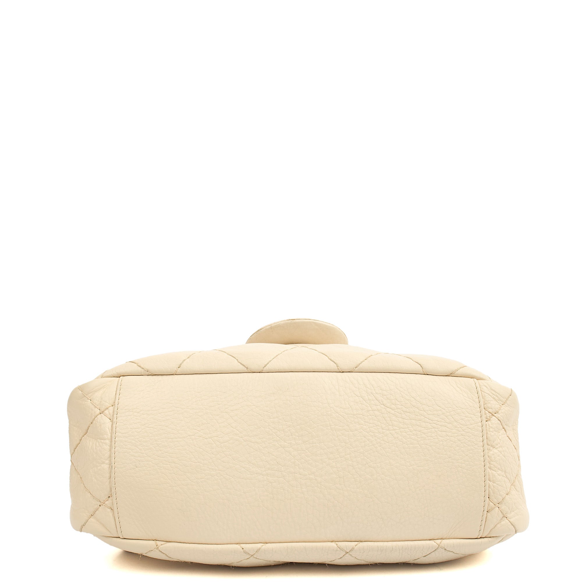 Chanel Shoulder Bag Vintage Flap Bag  in White, Calfskin Leather