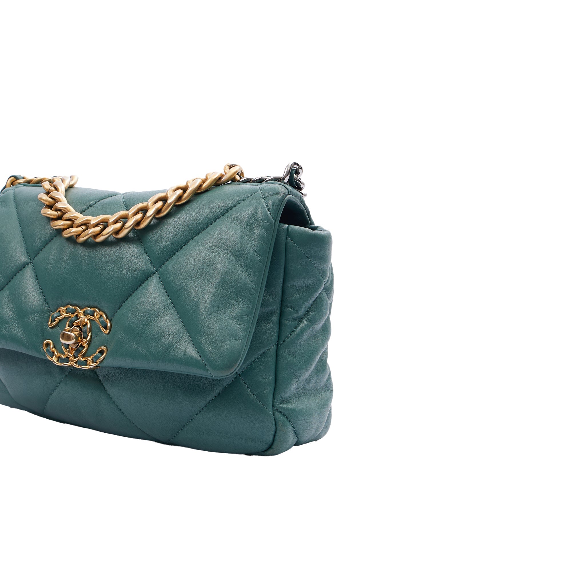 Chanel Cross Body Chanel 19 in Green, Calfskin Leather