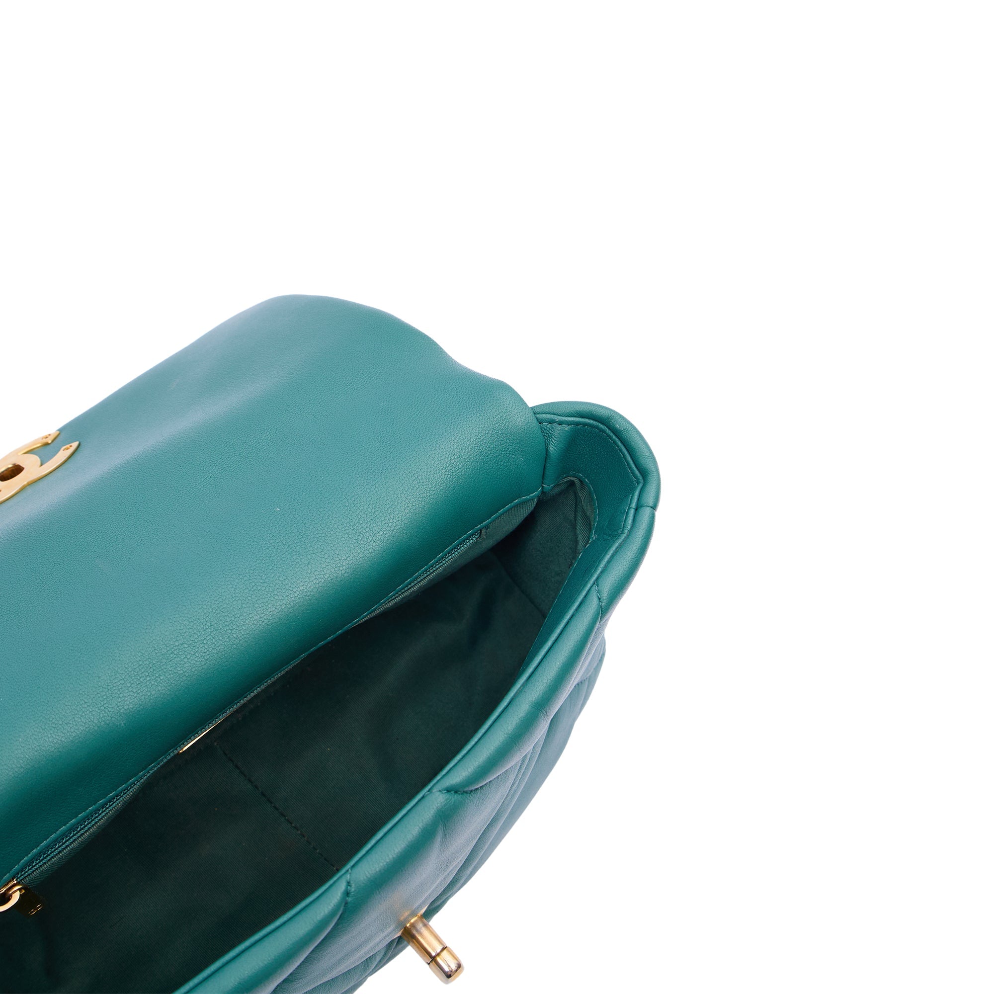 Chanel Cross Body Chanel 19 in Green, Calfskin Leather