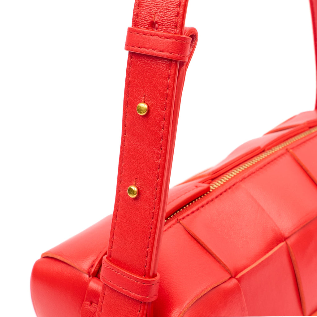 Bottega Veneta Shoulder Bag Brick in Red, Intrecciato Nappa