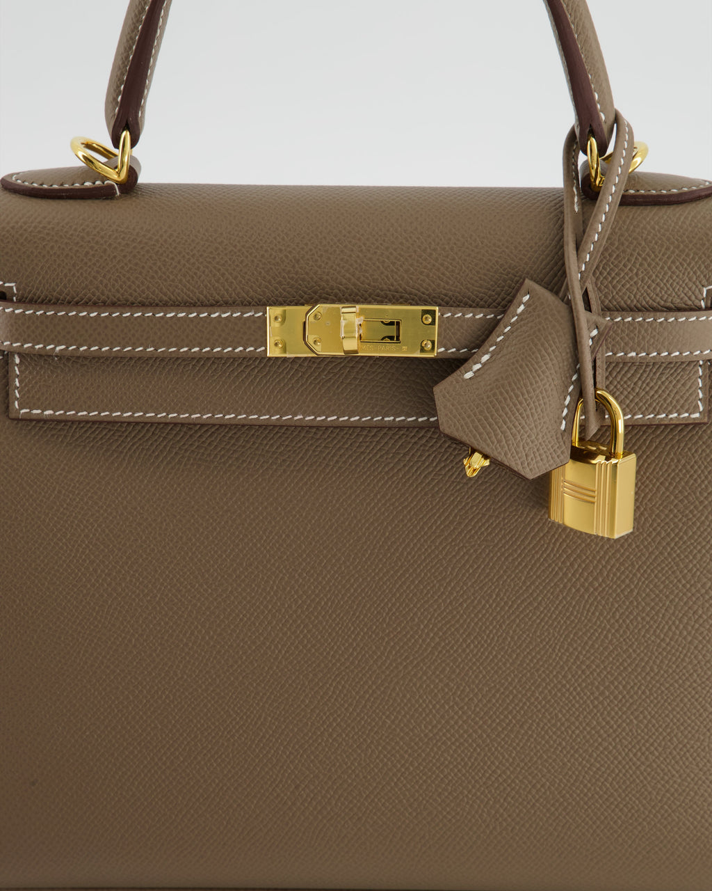 *HOLY GRAIL* Hermès Kelly 25 Sellier Bag in Etoupe Epsom Leather and Gold Hardware