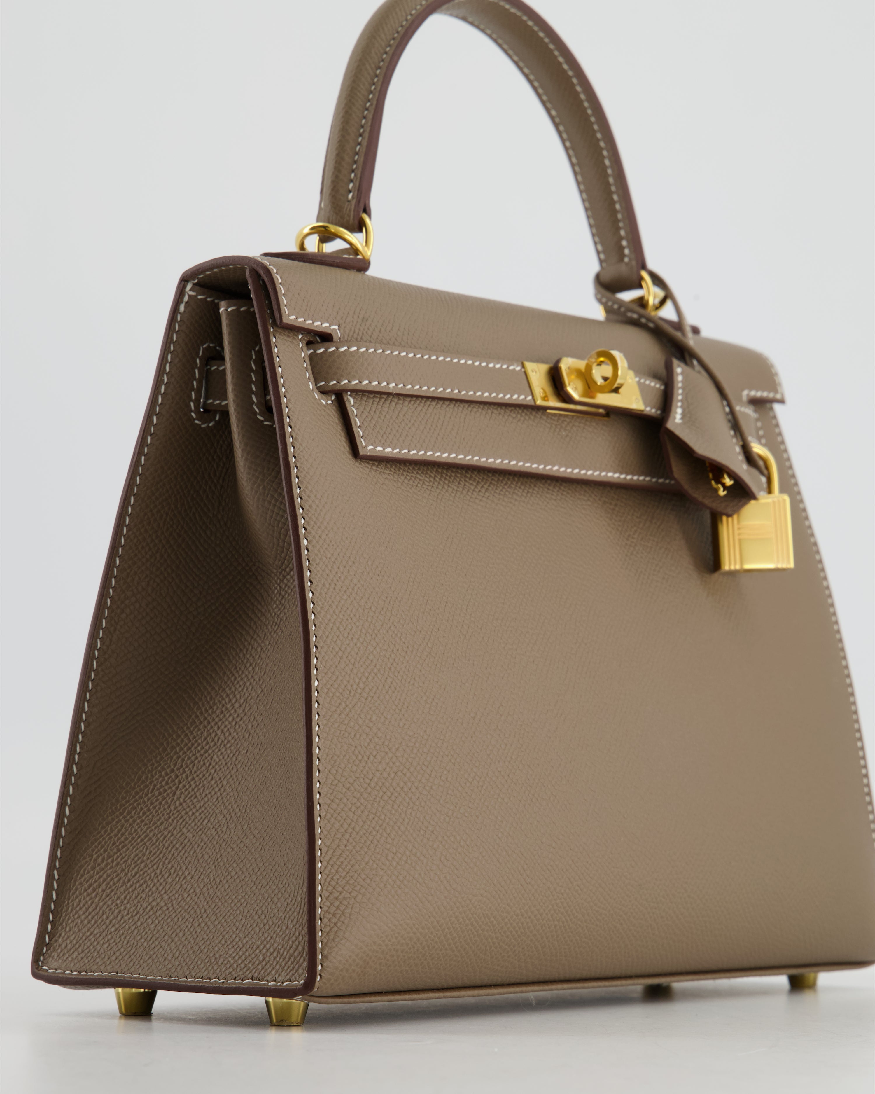 *HOLY GRAIL* Hermès Kelly 25 Sellier Bag in Etoupe Epsom Leather and Gold Hardware