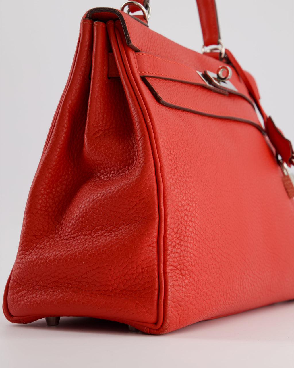 Hermès Kelly 32 Retourne Bag in Geranium Togo Leather and Palladium Hardware