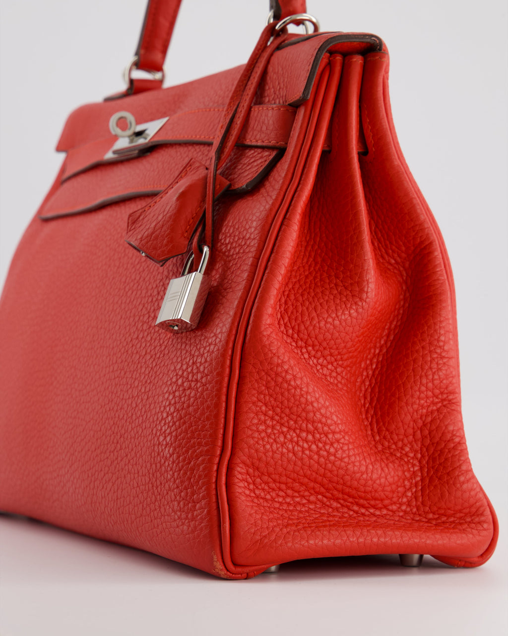 Hermès Kelly 32 Retourne Bag in Geranium Togo Leather and Palladium Hardware